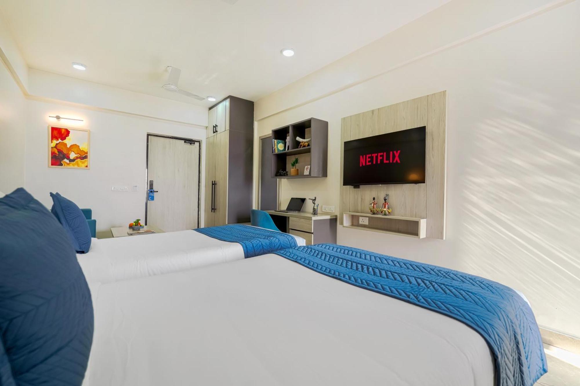 Studio Premium Twin with Balcony
